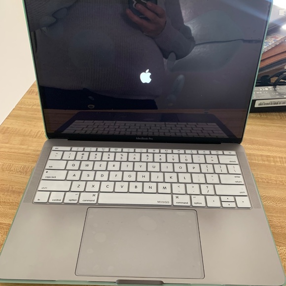 Apple Computer - Picture 2 of 6